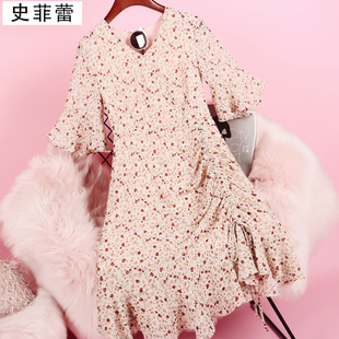 za碎花雪纺连衣裙2020新款夏桔梗法式短款小个子v领复古裙子显瘦