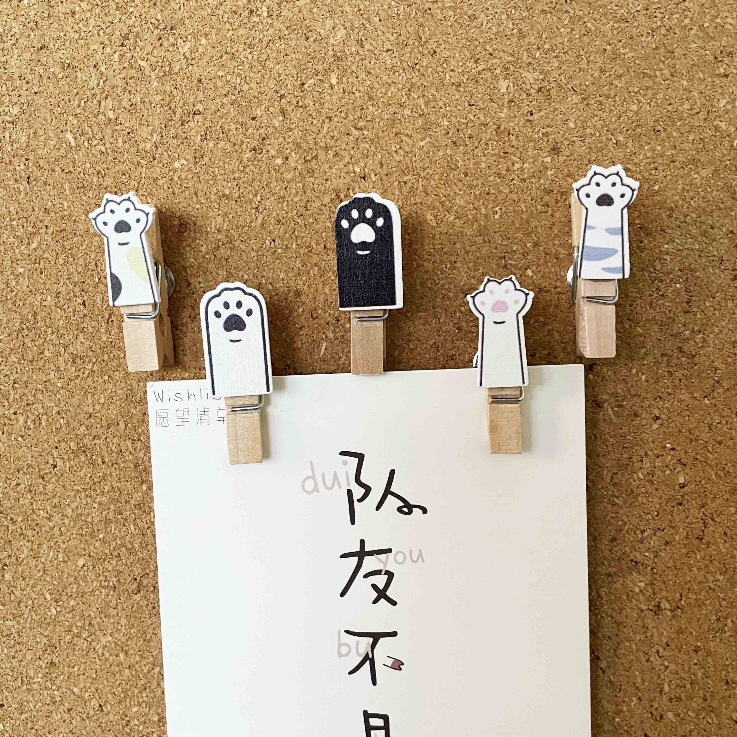 5个小猫爪爪木夹子图钉图片
