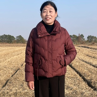 中年妈妈装时尚短款红色翻领羽绒服女保暖冬休闲百搭立领鸭绒外套