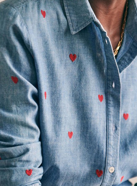 现货春夏法式小众纯棉牛仔小清新桃心爱心刺绣经典款直筒气质衬衫