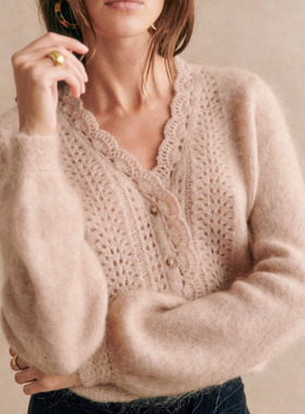 现货法式小众 23年冬轻奢马海毛钩花V领花瓣边镂空开衫泡泡袖毛衣