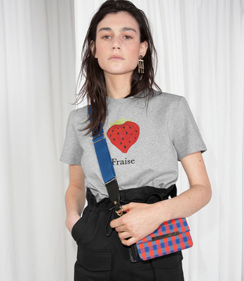 青春可爱小草莓纯棉灰色短袖T恤