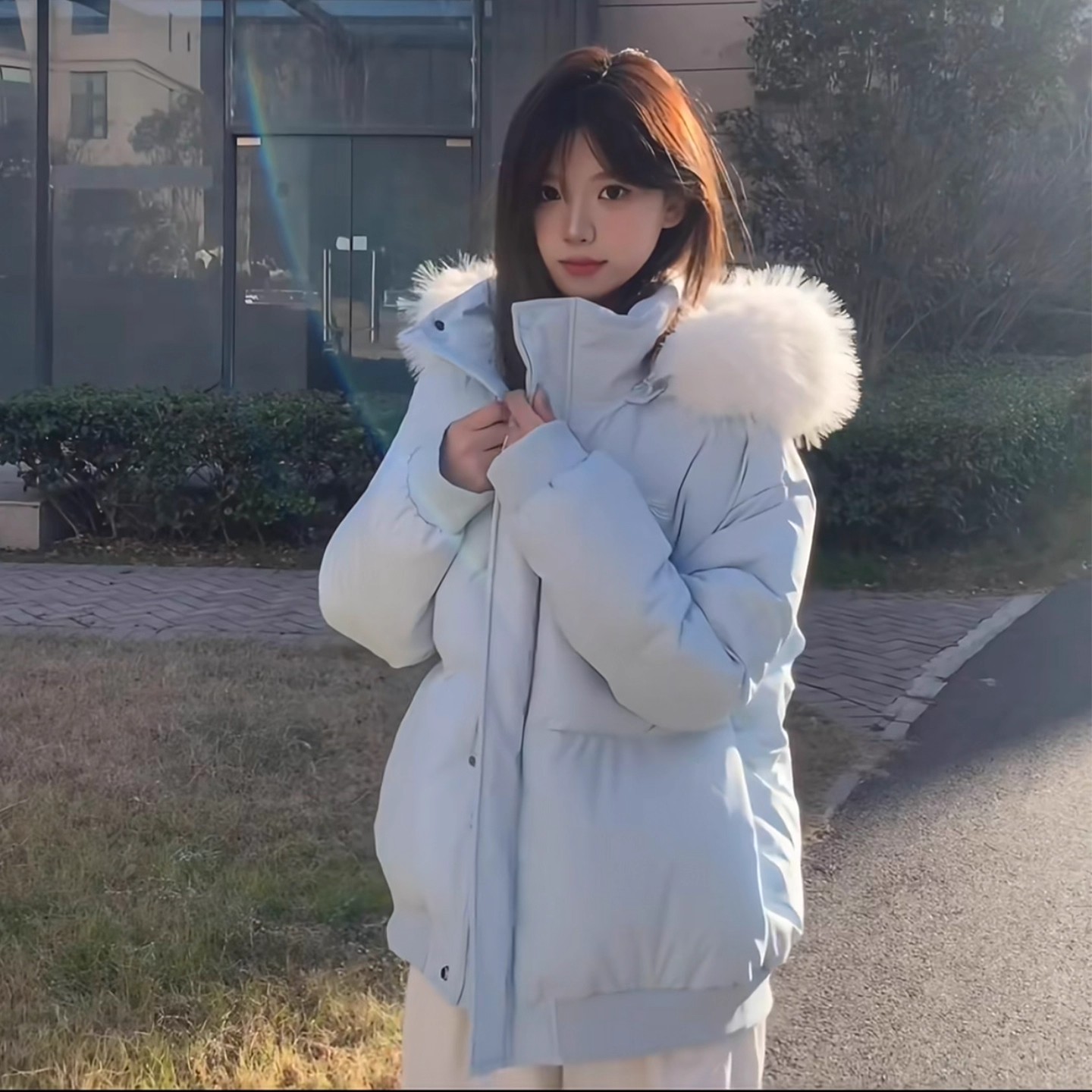 奶蓝色毛领连帽羽绒棉服女款2025新款冬季韩系宽松加厚百搭派克服