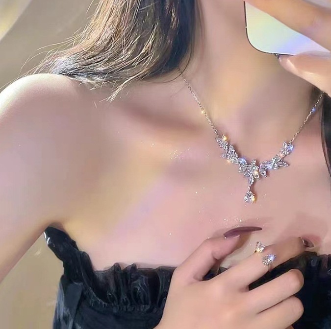 超闪气质锆石麦穗水滴项链女生精致高级感轻奢百搭闪钻锁骨链颈链