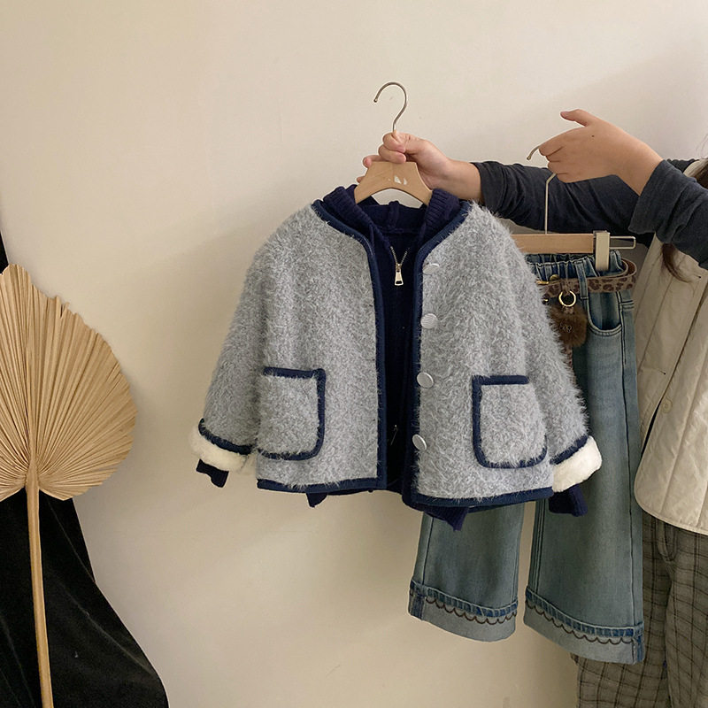 韩版女童冬季新款连帽毛衣毛绒外套2025休闲纯色加绒牛仔裤三件套