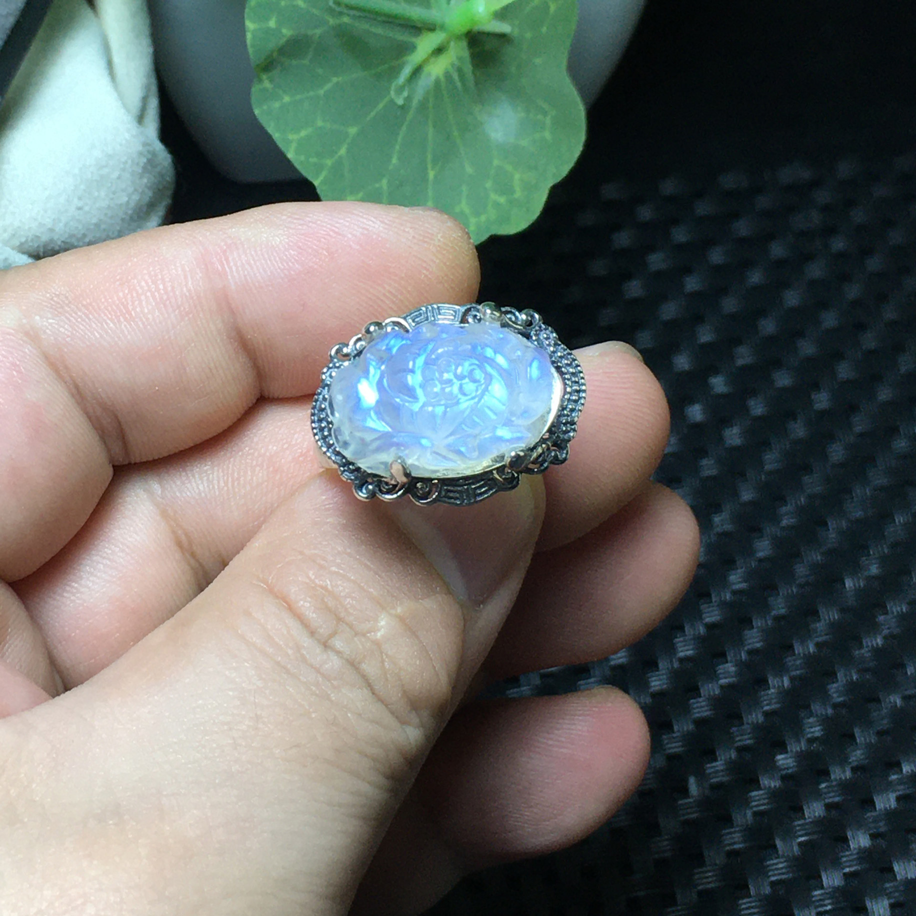 天然水晶蓝月光石女戒指蓝光宝
