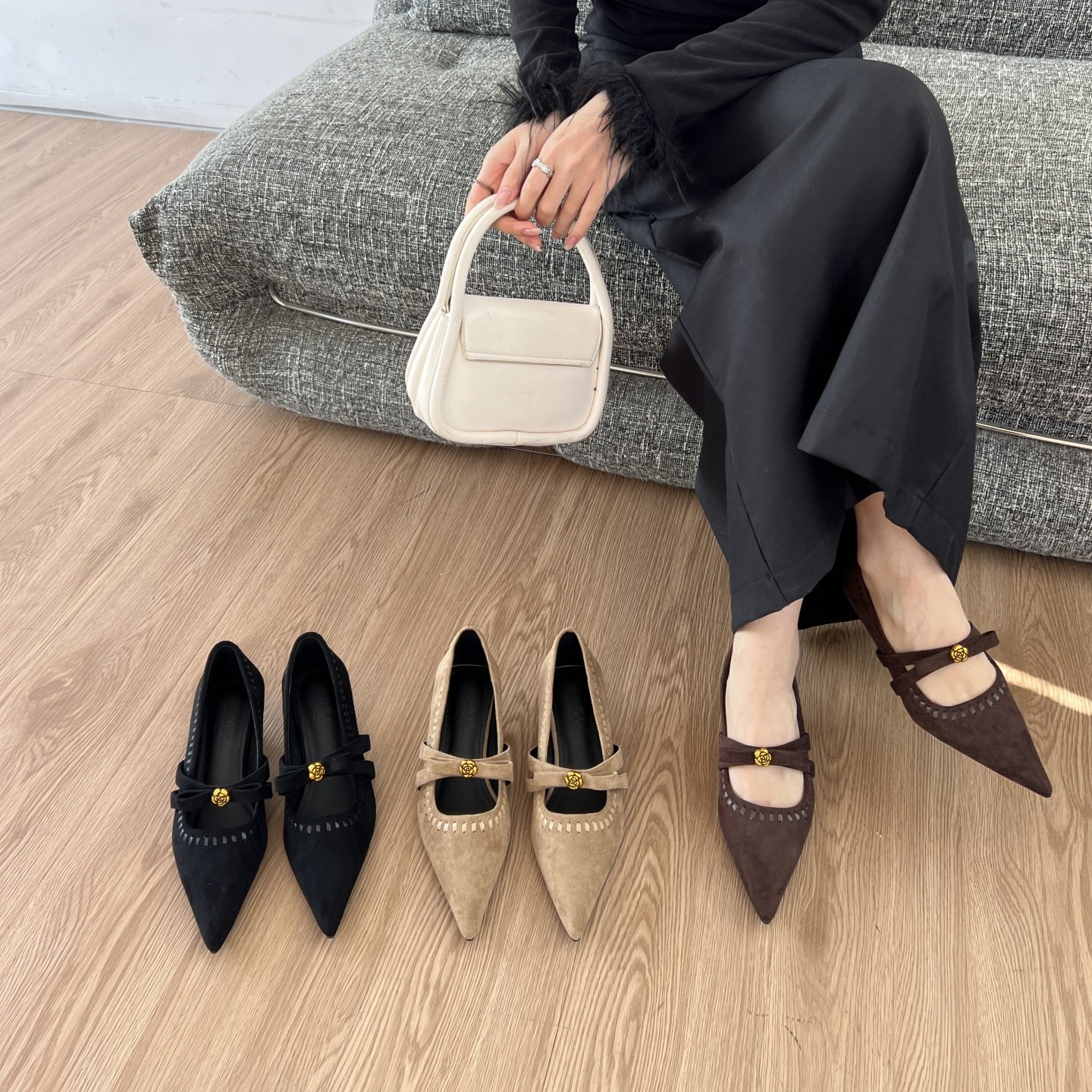 2026春季新款复古风尖头绒面一字扣带单鞋山茶花蝴蝶结百搭高跟鞋