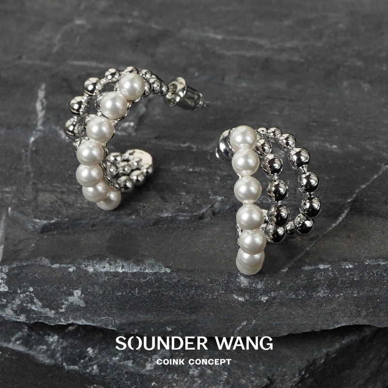 SOUNDERWANG圆弧造型珍珠耳环