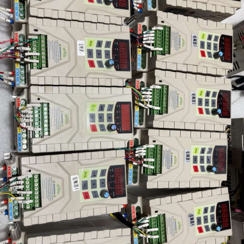 金恭变频器EVT10-2S-0R7G-A七台220V0.