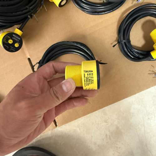 邦纳超声波传感器T30UXIA  未使用，T30UX