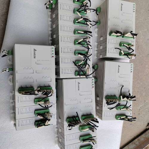 台达温控模块DTE10P 4个  DTC2000  17个