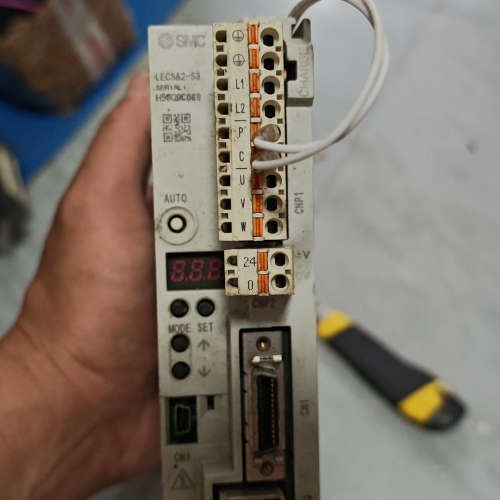 SMC LECSA2-S3  电缸伺服控制器，共1只.使