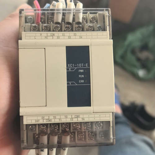 信捷PLC。xc1-10t-e。件成色，功能包好。