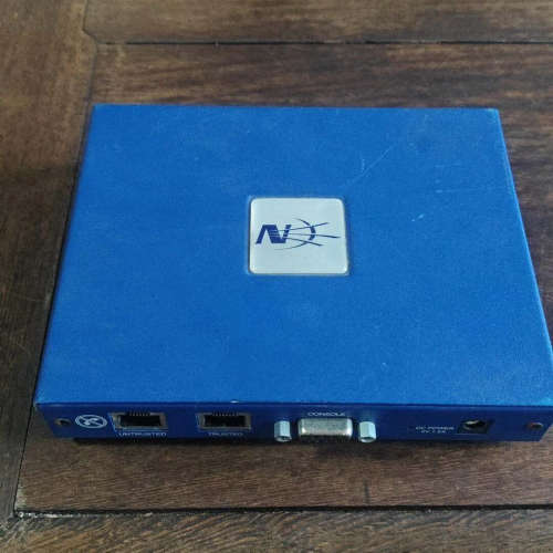 Juniper NetScreen-5 安全防火墙设备，型号