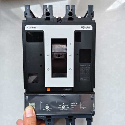 NSX630F DC  3P  500A  直流塑壳断