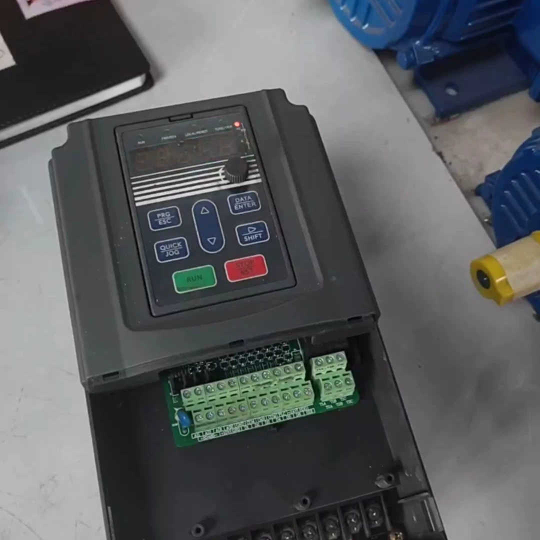 迈凯诺变频器4KW，KE300-004G/5R5P-T4，成