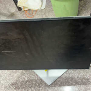 戴尔U2422HE碎屏，图片真实。