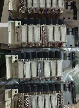 PLC套装，包含以下型号：TSXPSY2600、T