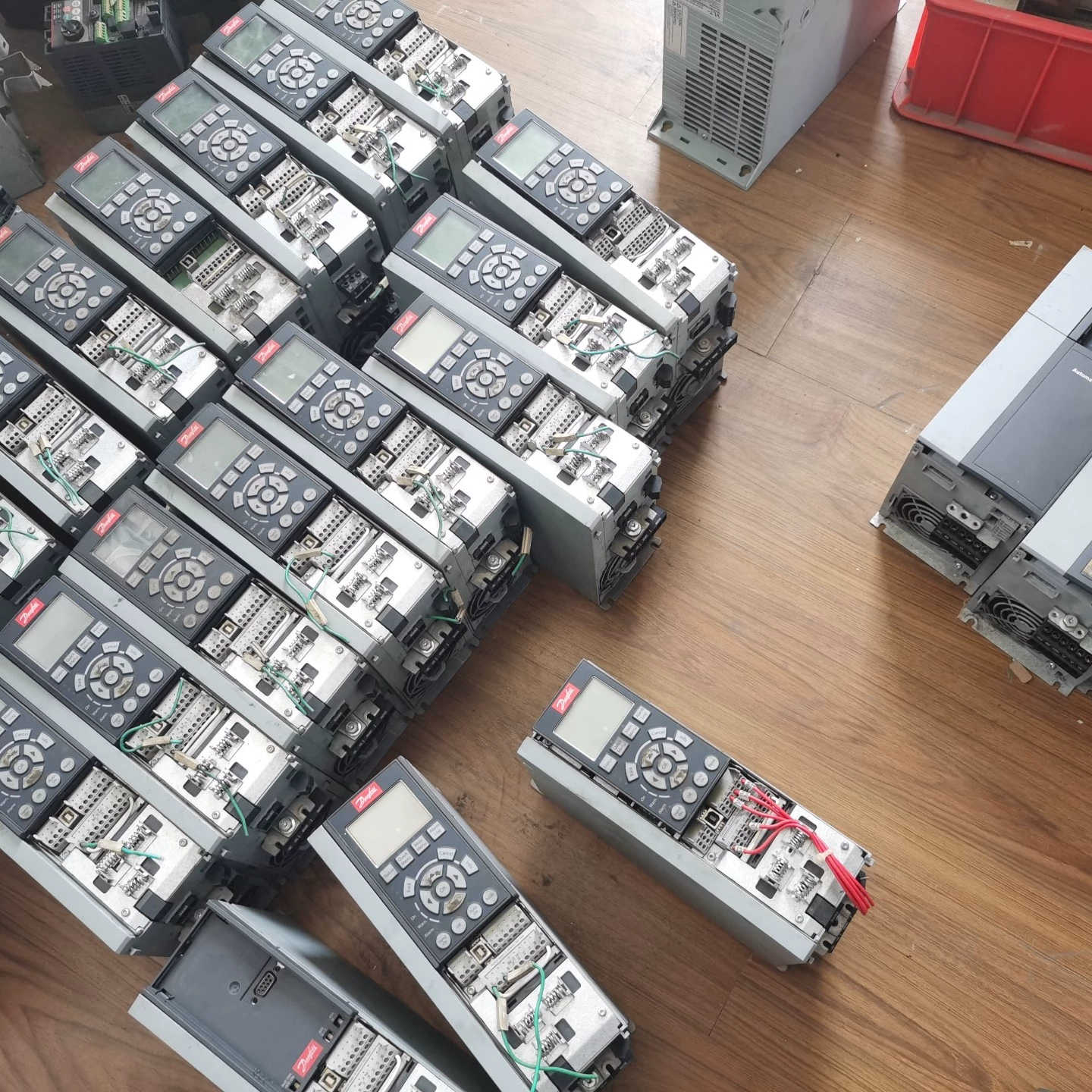 丹佛斯FC-302P2K2T5E20H2XG变频器，2.2K