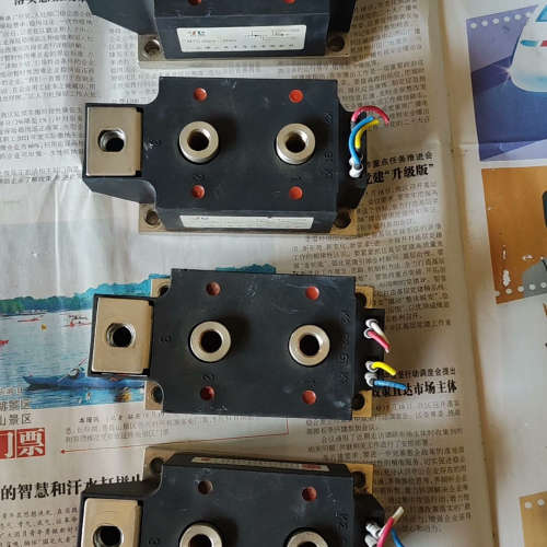 上海三晶整流桥MTC350A-1600V  有4个 .一手拆