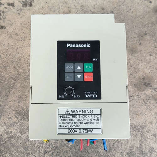变频器 BFV00072Gk 220V 0.75KW