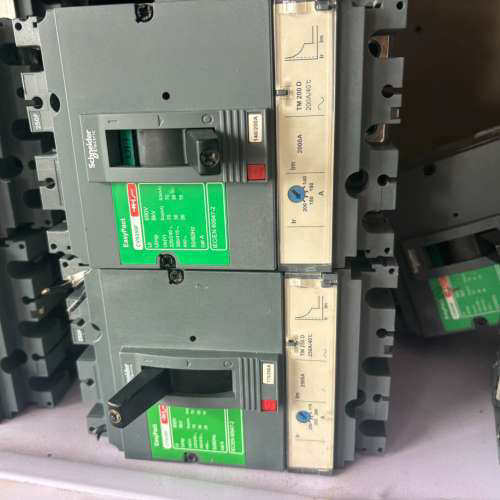 CVS250F塑壳断路器，3P200A/250A，