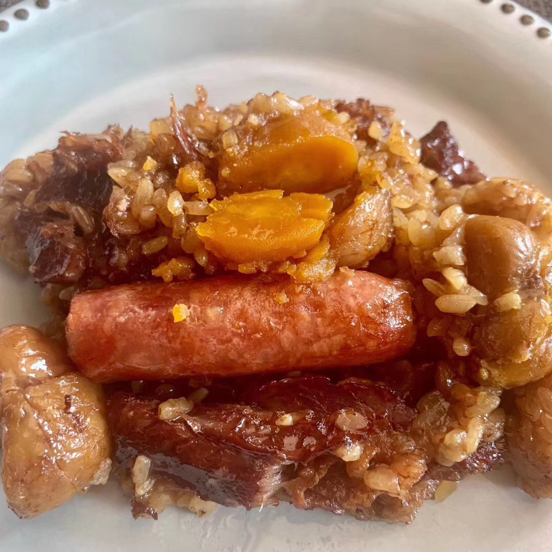 周小妮 香肠蛋黄板栗瘦肉粽