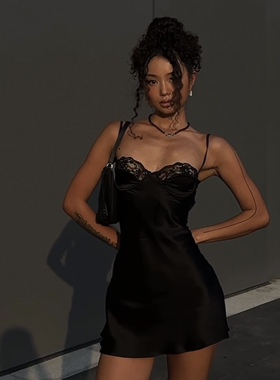 Adorn 夏日辣妹重磅双层桑蚕丝吊带性感修身俏皮黑色短款连衣裙