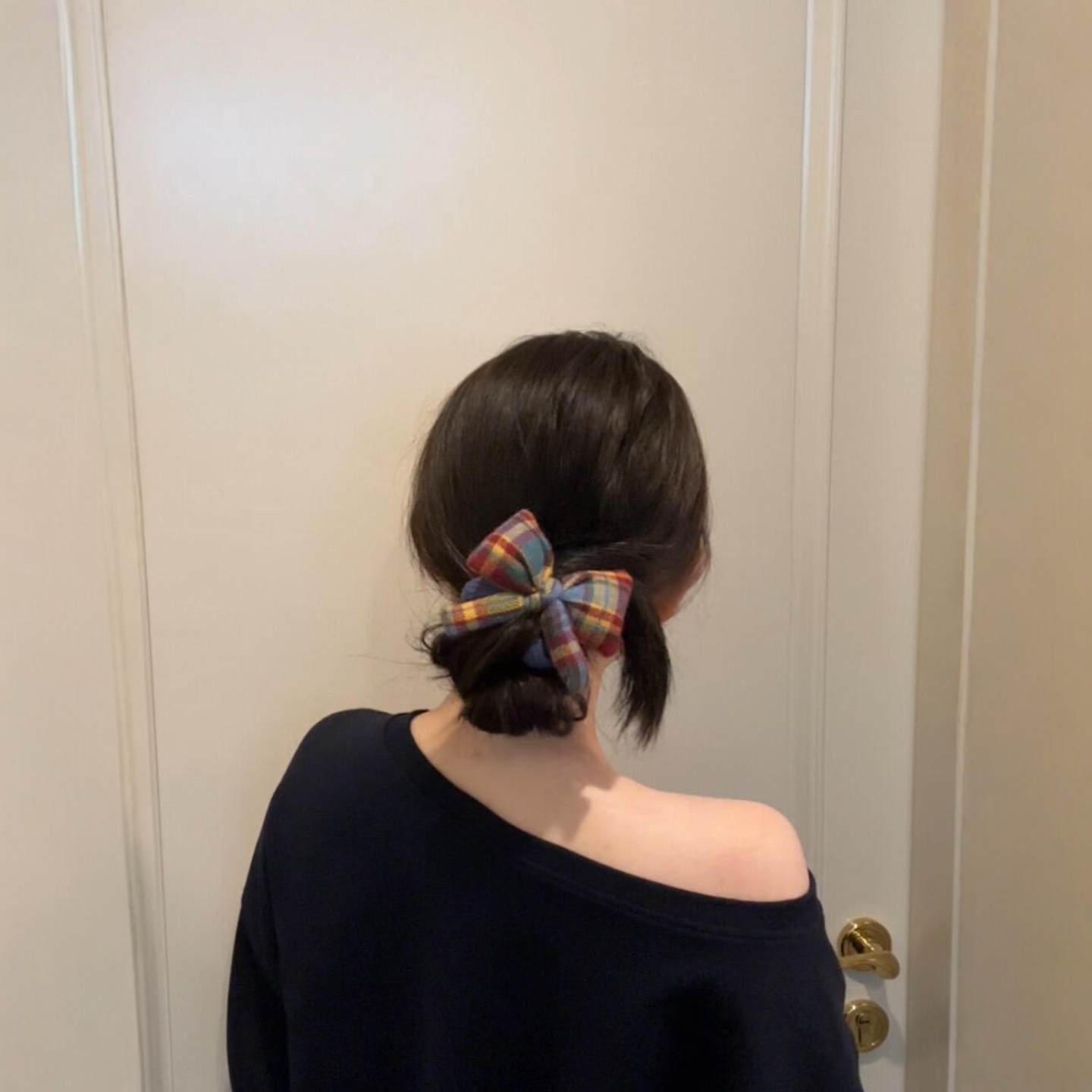 超简单的低扎发，手残党姐妹人手一只格纹蝴蝶结发圈！复古韩系女