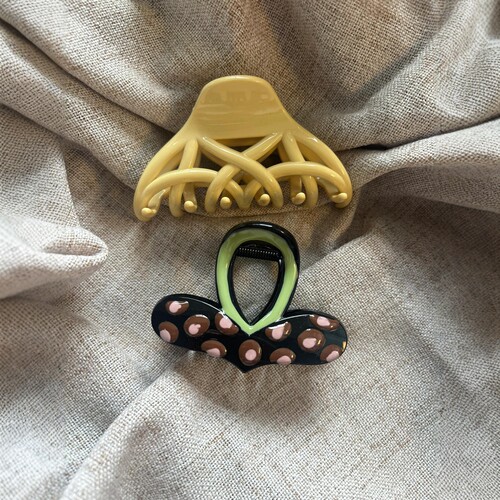 小清新的夏日发饰奶黄色网状抓夹韩版高级感波点小狗发夹2026新款