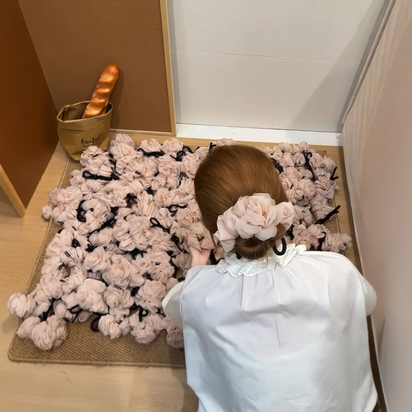 啊啊啊！双面戴的粉色玫瑰发圈~芭蕾风好甜~上头瞬间有韩女氛围！