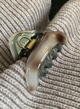 秋日逛书店就缺这抓夹韩系高级设计感秋冬不卷发质感太舒服超值了