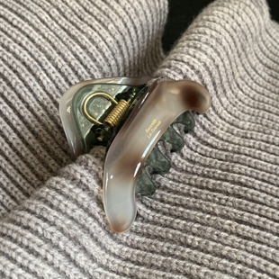 秋日逛书店就缺这抓夹韩系高级设计感秋冬不卷发质感太舒服超值了