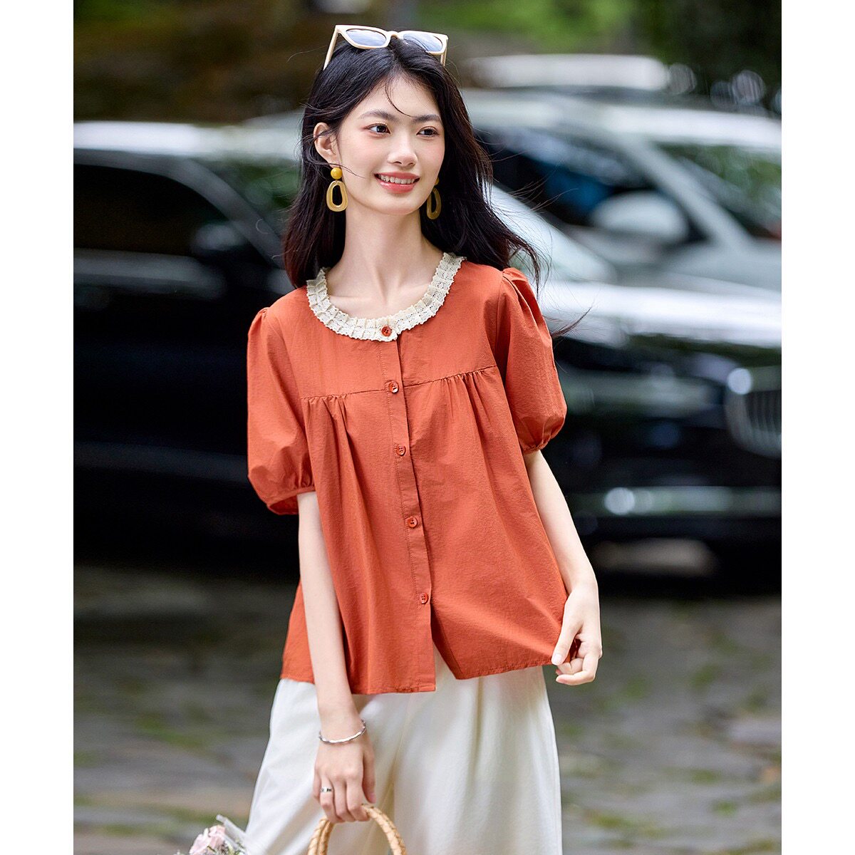AMA{专柜}商场同款蕾丝花边镂空短袖衬衫泡泡袖圆领530214