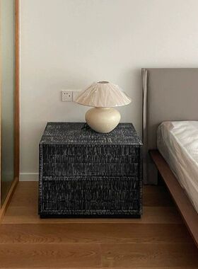 全实木侘寂风锯齿痕做旧床头柜卧室床边抽屉柜复古储物柜储藏边柜