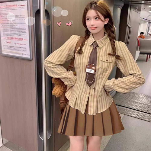 Polo领竖条纹衬衫女百褶裙两件套