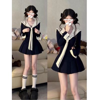 秋季设计感气质甜美辣妹短裙套装