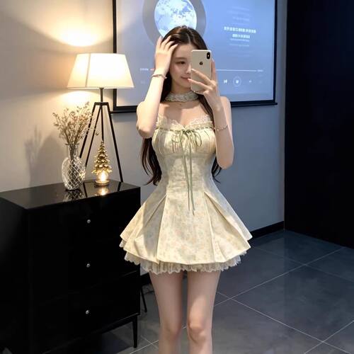 甜美风A字裙碎花蕾丝短裙