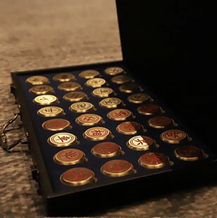 中国象棋实心全铜高档黄铜象棋黄铜象棋礼盒全套送礼品送长辈礼物