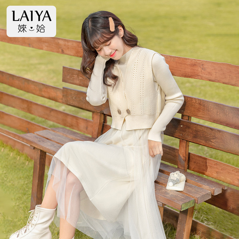 针织连衣裙秋冬季内搭别致设计感毛衣裙小香风两件套装纯欲风冬裙