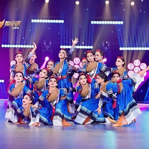 天梯下的新家舞蹈服女童舞蹈服