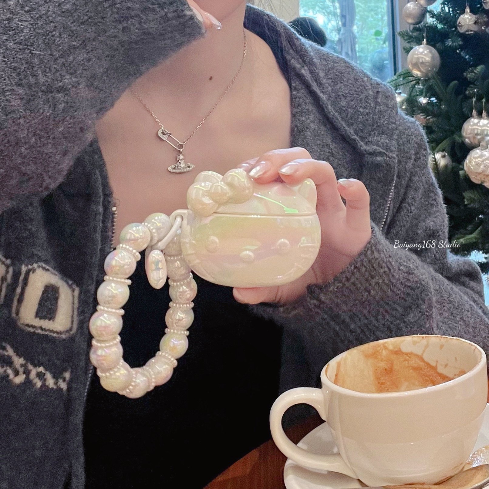 镭射hellokitty硅胶适用airpods4保护套苹果耳机保护壳airpodspro2无线蓝牙耳机套ipod盒二三代