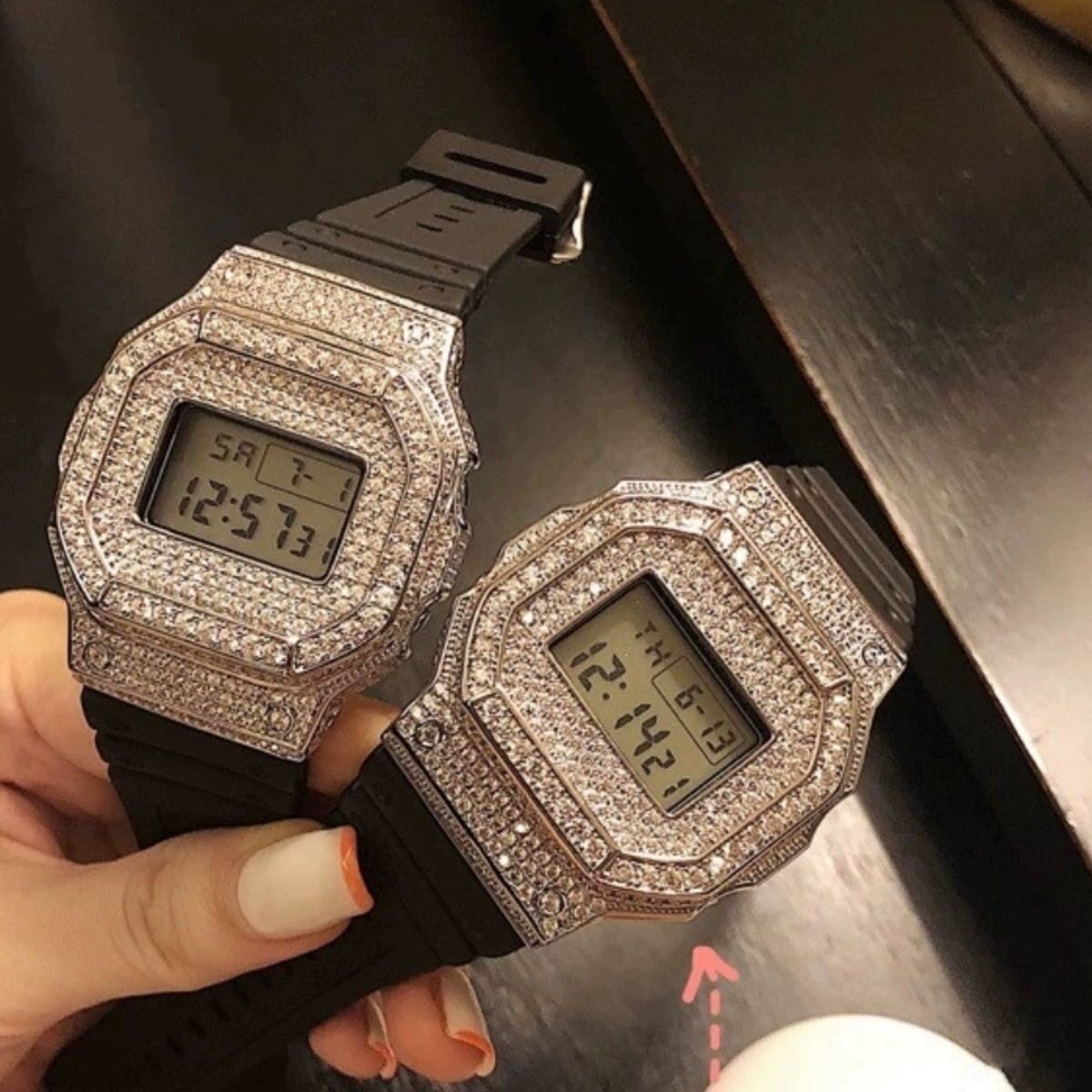 网红时尚同款镶钻超闪满天星男女电子橡胶皮带手表情侣潮牌腕表