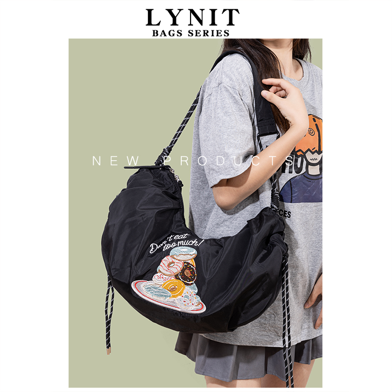 LYNIT 大容量托特包2024新款日系甜甜圈刺绣饺子包包运动风斜跨包