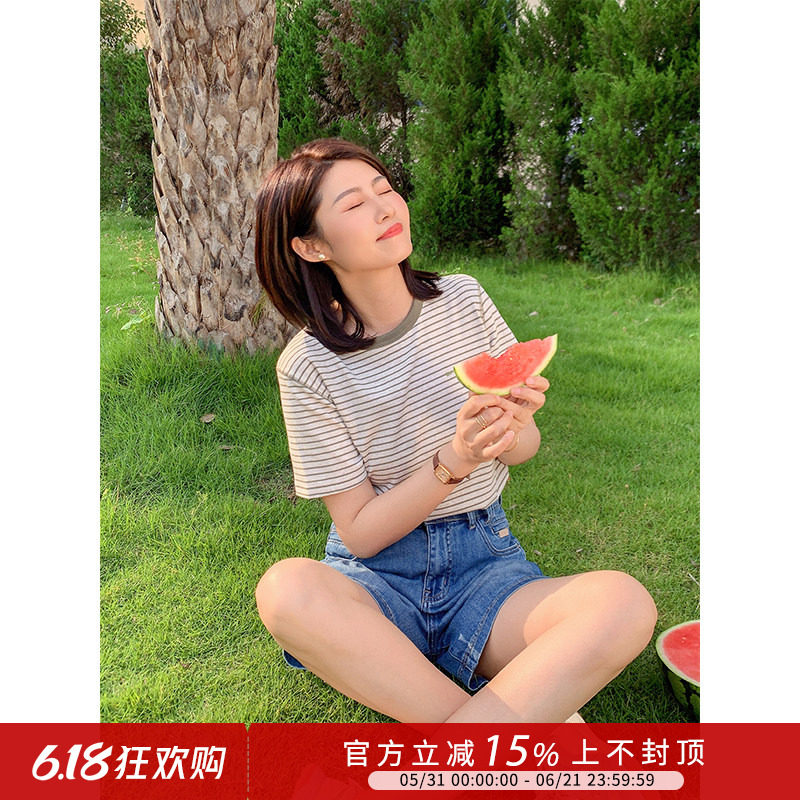 撞色圆领字母刺绣条纹短袖T恤