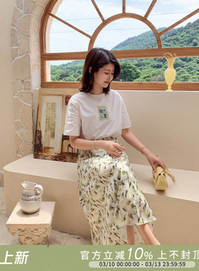 紫璐莱白水岚~休闲百搭精致艺术感小图案白色短袖上衣T恤女夏561W