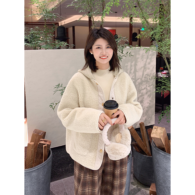 紫璐莱通勤短款羊羔毛外套