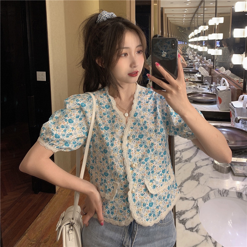 Real summer 2021 New Vintage Floral V-neck bubble sleeve shirt