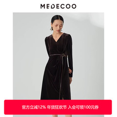 MEDECOO/墨蒂珂冬季新款 复古收腰V领长袖丝绒连衣裙MHD90407
