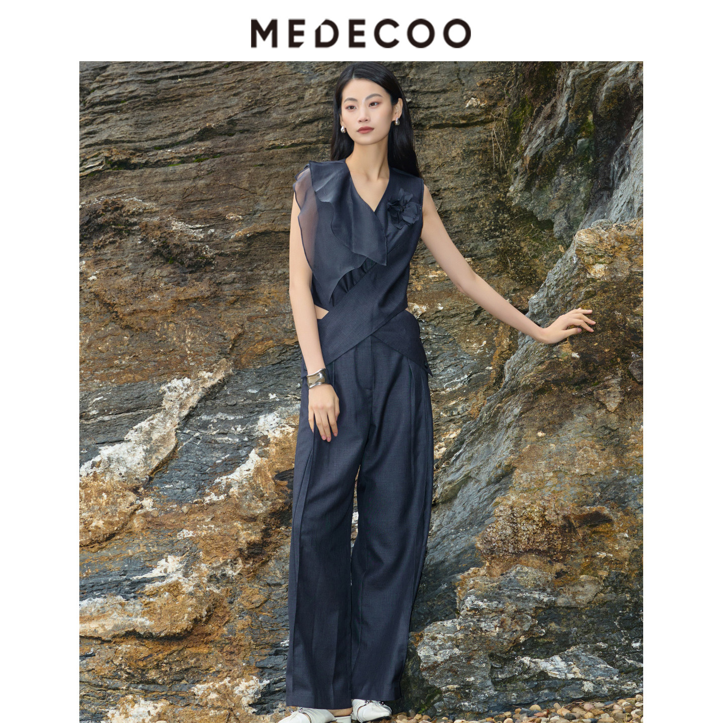 MEDECOO/墨蒂珂2026春夏新款女装设计感可拆卸两件套连体裤休闲裤